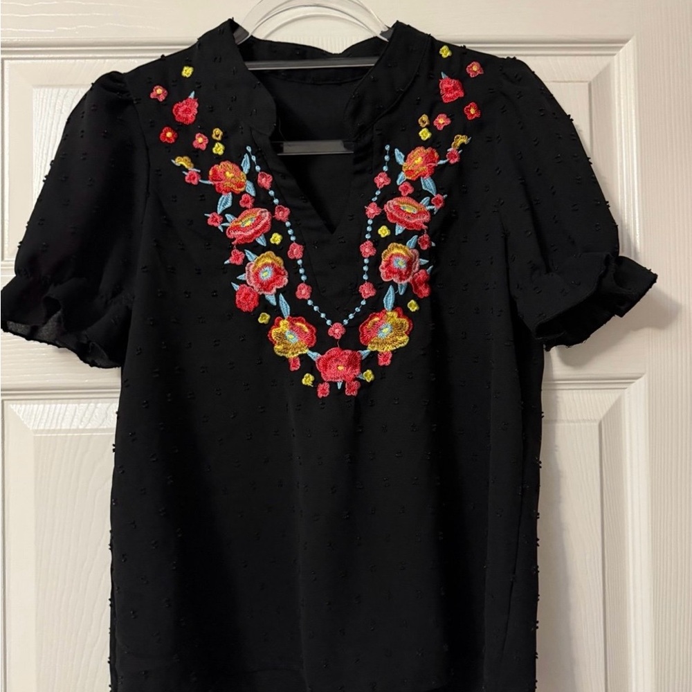Black Embroidered Floral Blouse Size S